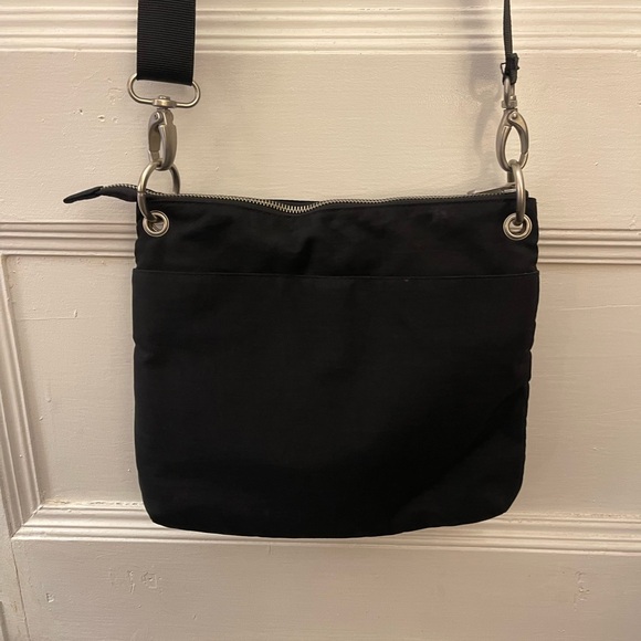 Baggallini Sydney Crossbody Bag Nylon Water Resistant Adjustable Strap Black - Picture 4 of 10